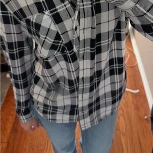 Eden & Olivia Black and White Casual Button Down Shirt